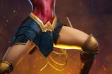 05-DC-Comics-Estatua-Premium-Format-Wonder-Woman-Saving-the-Day-50-cm.jpg