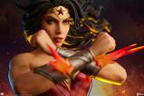 09-DC-Comics-Estatua-Premium-Format-Wonder-Woman-Saving-the-Day-50-cm.jpg