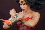 12-DC-Comics-Estatua-Premium-Format-Wonder-Woman-Saving-the-Day-50-cm.jpg