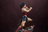14-DC-Comics-Estatua-Premium-Format-Wonder-Woman-Saving-the-Day-50-cm.jpg