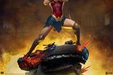 15-DC-Comics-Estatua-Premium-Format-Wonder-Woman-Saving-the-Day-50-cm.jpg