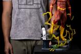 10-estatu- legacy-replica-flash.jpg