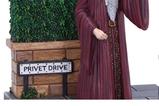 07-figura-albus-dumbledore-en-privet-drive.jpg