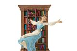 04-figura-bella-en-la-biblioteca.jpg