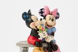 02-figura-mickey-y-minnie-en-el-banco.jpg