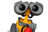 01-Figura-POP-Wall-E-with-Fire-Extinguisher.jpg
