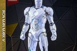 10-Iron-Man-2-Movie-Masterpiece-Diecast-16-Iron-Man-Mark-IV-SubZero-Fractal-Ar.jpg