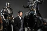 21-Justice-League-Estatua-14-Bruce-Wayne-Ben-Affleck-51-cm.jpg