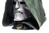 02-marvel-legends-rplica-juego-de-rol-casco-premium-de-doctor-doom.jpg