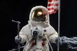 09-Neil-Armstrong-Figura-16-Neil-Armstrong-Deluxe-Version-30-cm.jpg