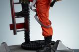 19-Star-Wars-Estatua-Premium-Format-Luke-Skywalker--XWing-Red-Five,-Standing-B.jpg