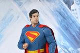04-Superman-2025-Figura-14-Superman-45-cm.jpg