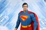06-Superman-2025-Figura-14-Superman-45-cm.jpg