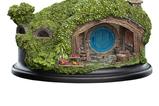 01-Triloga-de-El-hobbit-Estatua-Hobbit-Hole--1-Hill-Lane-12-cm.jpg