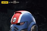 09-Warhammer-40,000-Space-Marine-2-Rplica-Ultramarines-Lieutenant-Titus-casco-3.jpg