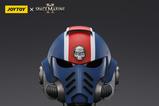 03-Warhammer-40,000-Space-Marine-2-Rplica-Ultramarines-Lieutenant-Titus-casco-c.jpg