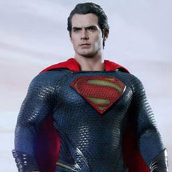 Super figura Movie Masterpiece Edición Limitada de  Superman basado en la película ”El Hombre de Acero” (Man of Steel). 