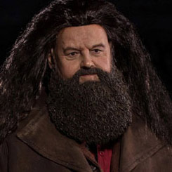 Grandiosa figura de Rubeus Hagrid basada en la saga de Harry Potter. La figura está realizada en PVC con distintos puntos de articulación para que puedas ponerla en la posición que más te guste.