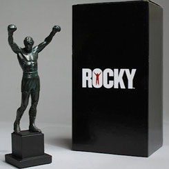 Estatua realizada en poliresina de Rocky Balboa basándose en los bocetos originales utilizados en el clásico de 1980 Rocky III...