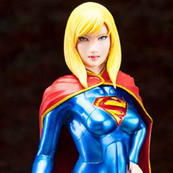 Figura de Supergirl de la serie ArtFX+, original de “DC Comics”, esta figura ha sido creada por Kotobukiya y realizada en vinilo con aproximadamente 20 cm. de altura. 