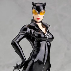 Figura de Catwoman de la serie ArtFX+, original de “DC Comics”, esta figura ha sido creada por Kotobukiya y realizada en vinilo con aproximadamente 19 cm. de altura. 