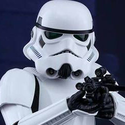 Espectacular figura Edición Limitada Stormtrooper creada por la firma Hot Toys para Rogue One Star Wars, la figura con más de 30 puntos de articulación hace casi posible cualquier posición.