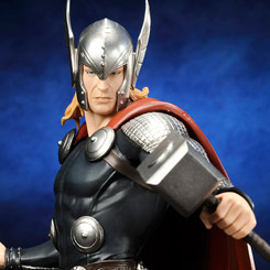Figura de Thor de la serie ArtFX+, original de “Marvel”, esta figura ha sido creada por Kotobukiya y realizada en vinilo y PVC con aproximadamente 21 cm. 