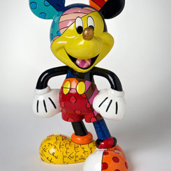 Divertida figura de Mickey Mouse de Walt Disney realizada por el pintor y escultor Romero Britto, titulada Mickey Mouse Classic.