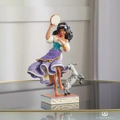 Espectacular figura de Esmeralda y Djali basado en el clásico 'El Jorobado de Notre Dame' de Walt Disney. Con esta figura con una altura aproximada de 22,5 cm., se ha mezclado la magia de las figuras de Walt Disney