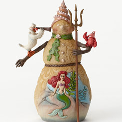 Figura del Muñeco de Nieve decorado basado en el cuento de La Sirenita de Walt Disney titulada Snowman The Little Mermaid, el artista Jim Shore ha elaborado esta figura de Navidad con unos 18 cm., de altura.