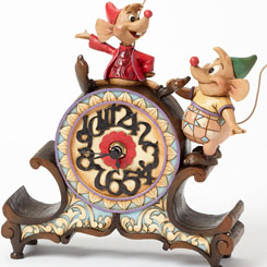 Figura de los ratoncitos Jaq y Gus en un reloj basada en la película de La Cenicienta, con unas medidas aproximadas de 18 x 8 x 19 cm., se ha mezclado la magia de las figuras de Walt Disney con el arte Heartwood Creek realizado por Jim Shore.