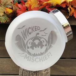 Preciosa bombonera de Stitch Halloween con el texto Wicked Mischief realizada en vidrio transparente. ¡Descubre el producto ideal y único para guardar tus golosinas preferidas para Halloween!