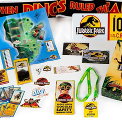 Este es uno de los 1993 “Legacy Kits” que han aparecido en el antiguo centro de visitantes de Jurassic Park. John Hammond dejó todo listo para la apertura del parque