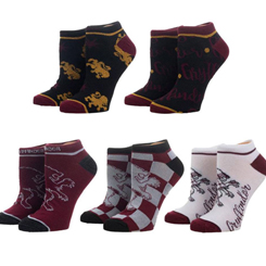 Set de 5 pares de calcetines oficiales de la casa Gryffindor basados en la saga de Harry Potter. Disfruta de estos calcetines realizados en 97% poliéster y 3% elastán. 