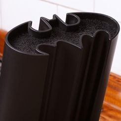 Soporte para cuchillos de cocina con la forma del logo de Batman. Este precioso soporte tiene una capacidad aproximada para 5 cuchillos de diferentes tamaños. 
