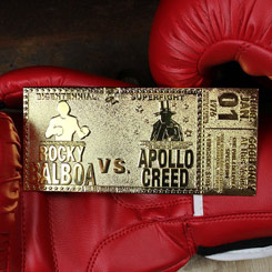 Réplica del Superfight Ticket Rocky 45th Anniversary Bicentennial basado en la saga de Rocky. Ahora puedes conseguir tu propio boleto de edición limitada chapado en oro de 24 quilates