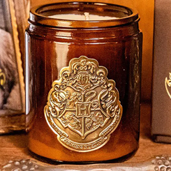 Vela oficial Wizarding World con el logo de Hogwarts. Las notas olfativas de la vela perfumada de Harry Potter Hogwarts (Hogwarts) con el escudo de la escuela mágica más famosa