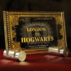 Billete de vidrio del Hogwarts Express. ¡Descubre la réplica del billete de tren Hogwarts Express en cristal! Este billete icónico del andén 9 3/4, que conecta la estación King's Cross de Londres