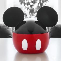 Ilumina tu espacio con un toque de magia y encanto con el precioso candelabro edición limitada de Mickey Mouse. Este cautivador candelabro, basado en el inolvidable personaje de Walt Disney, es una auténtica joya que destaca en cualquier rincón del hogar