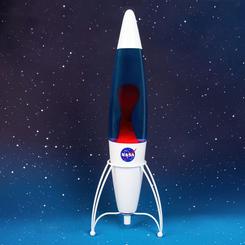 Si eres un apasionado del espacio y de la exploración espacial, te encantará esta lámpara de lava con el logo de la NASA. Se trata de un producto oficial de la agencia espacial