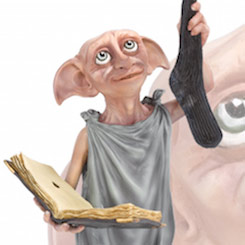 Figura oficial de Dobby de la saga de Harry Potter. Esta preciosa figura está realizado en resina y pintado a mano con todo lujo de detalles. Producto oficial realizado por la firma Noble Collection.