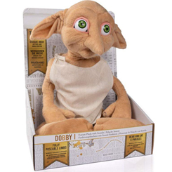 Adorable peluche con sonido de Dobby el elfo doméstico y amigo de Harry Potter. Este precioso peluche tiene una altura aproximada de 40 cm y está realizado en 100% Poliéster.