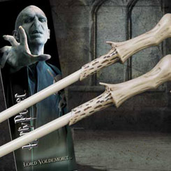 Revive toda la saga de Harry Potter con este estupendo set de Marcapáginas y Bolígrafo de Lord Voldemort.