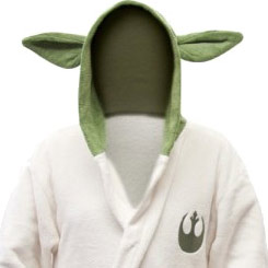 Albornoz del Maestro Yoda basado en la saga de Star Wars, este fenomenal albornoz con capucha está realizado en 100% algodón.