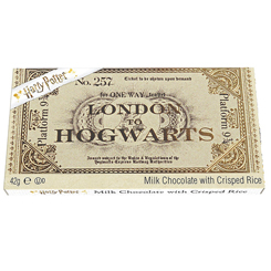 Tableta de chocolate oficial de Hogwarts Express Platform 9 y ¾ basada en la saga de Harry Potter. Lleva un poco de magia a tu hogar con esta deliciosa barra de chocolate Harry Potter Platform 9 ¾