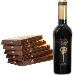 Pack compuesto por 5 tabletas de chocolate Intenso de Trapa y una botella de vino Mano del Rey. ¿Sabías que...? El chocolate puede ser un alimento fantástico para maridar con un buen vino, como una deliciosa botella de Mano del Rey.