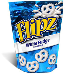 Pack compuesto por 2 bolsas de Pretzel Flipz White Fudge de 141 gr. Uno de los snacks preferidos en USA ¡Simplemente Deliciosos!