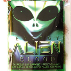 Pack compuesto por 2 bolsas de Sangre de Alien Edición Limitada (bebida energética) 100ml.