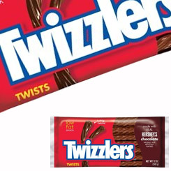 Pack compuesto por 2 Paquetes de Twizzlers Chocolate Hershey’s de 141 gr. El regaliz que vuelve locos a los americanos se llama Twizzlers.