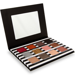 Paleta de Sombra de Ojos basada en el personaje de Cruella de Vil. Ahora puedes estar a la última con esta paleta de 12 sombras de ojos Disney Cruella Eye Shadow Palette.